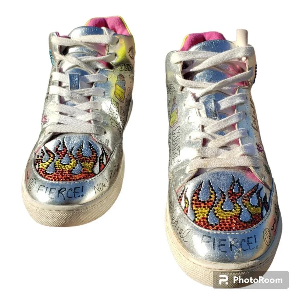 Steve Madden sz 5 hi top Hasta La Vista Girls Tennis Shoes Sneakers Metallic